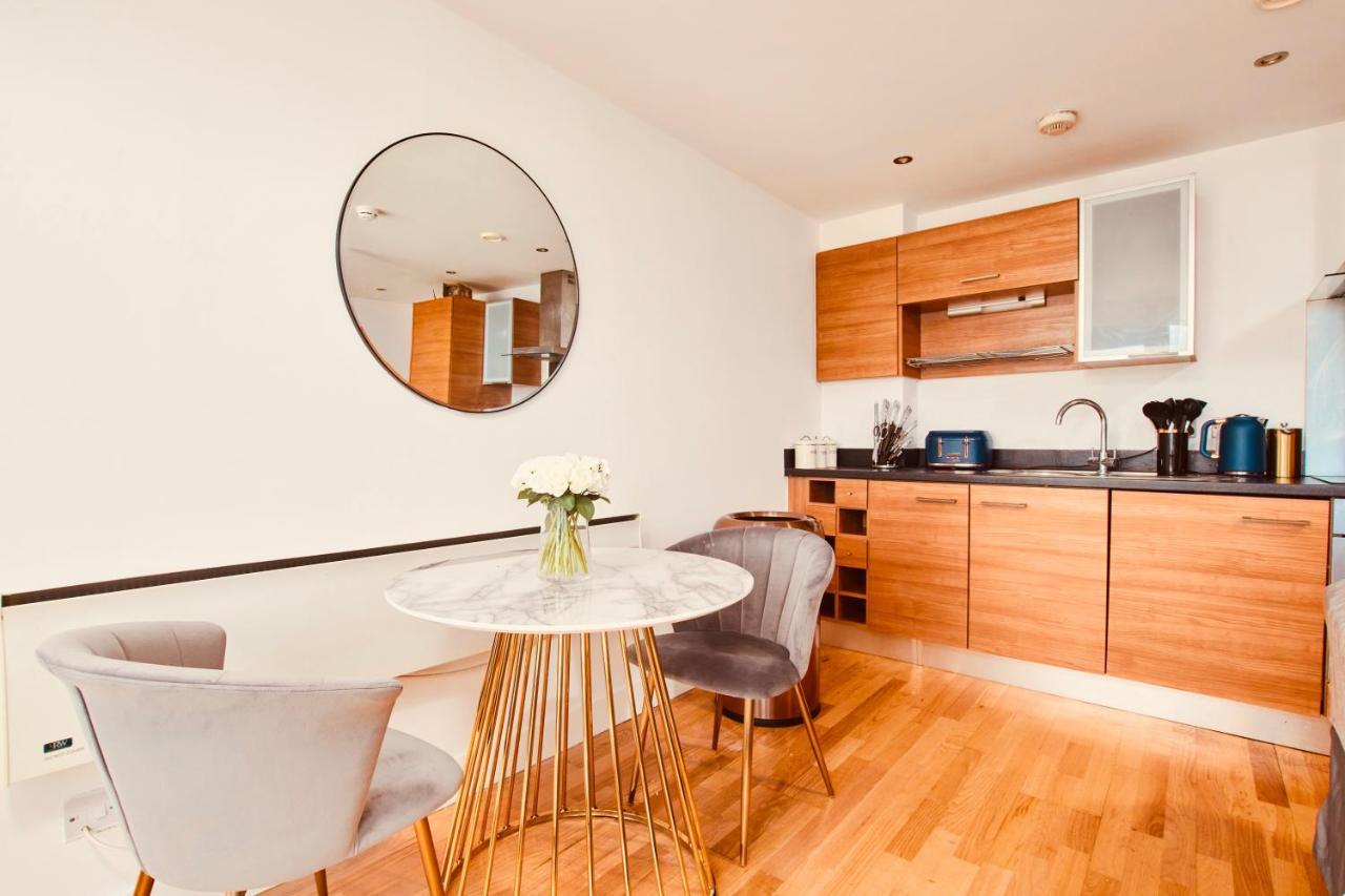 King Deluxe City Apt Large Balcony& Free Parking! Leeds  Exterior foto